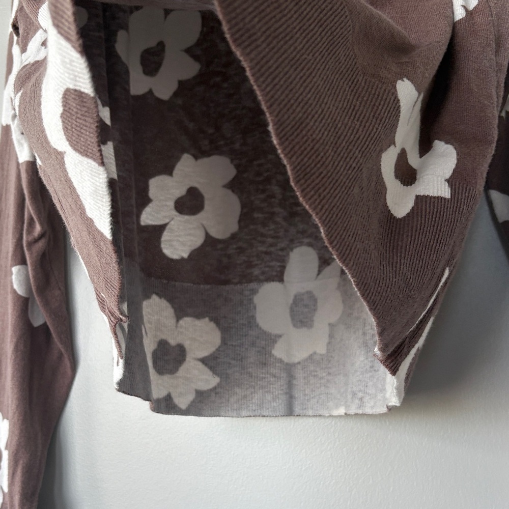 Sanctuary Brown and White Floral long sleeve cotton blend top round neckline - Picture 6 of 9